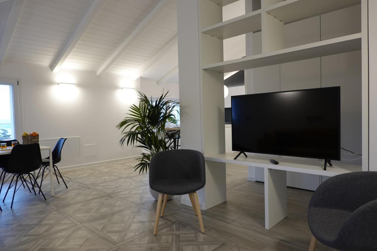 Homingarda - Fine Holiday Apartments Peschiera del Garda Esterno foto